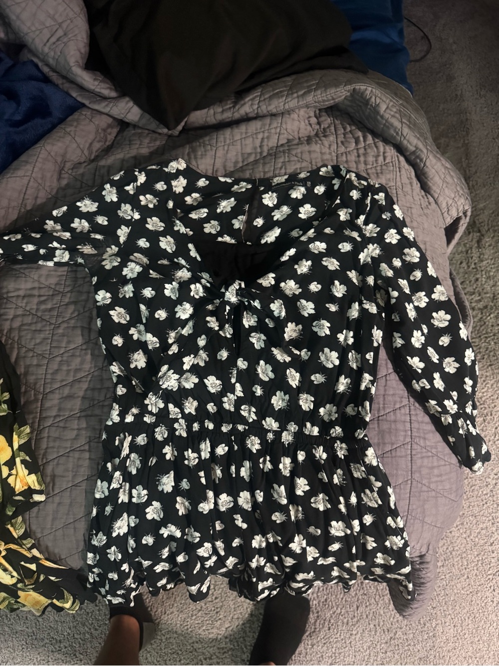 Abercrombie & Fitch Black White Floral Tie-Front Peplum Top